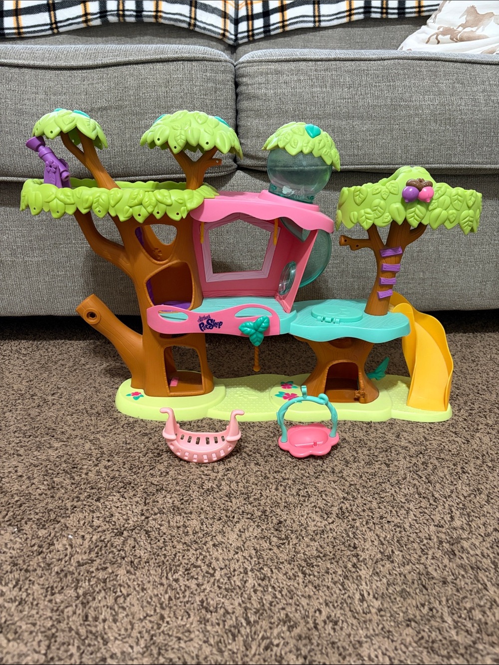 Littlest Pet Shop Magic Motion Treehouse Playset